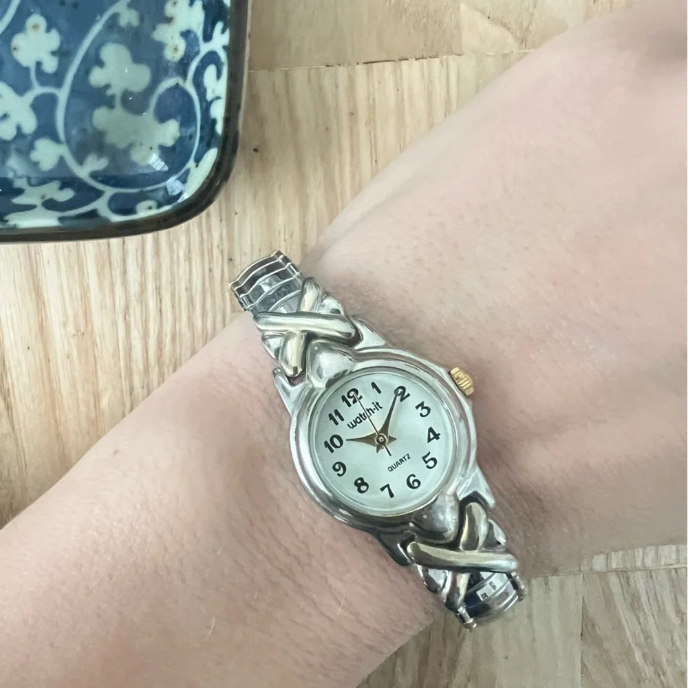 Watch-it ladies silver tone bracelet watch NEW BATTERY